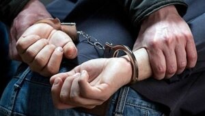 Сотрудники полиции задержали подозреваемого в хранении наркотиков на Привокзальной площади в Кубинке