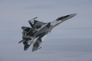 Пилотажные возможности российского истребителя Су-35 продемонстрированы китайским специалистам