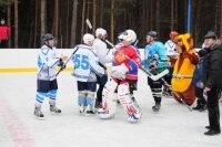 На льду сразились хоккейные команды Кубинки, Старого и Лесного городков