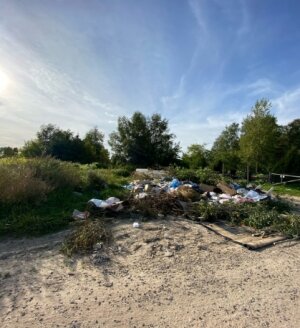 Жители Никольского поселения жалуются на холод и мусор